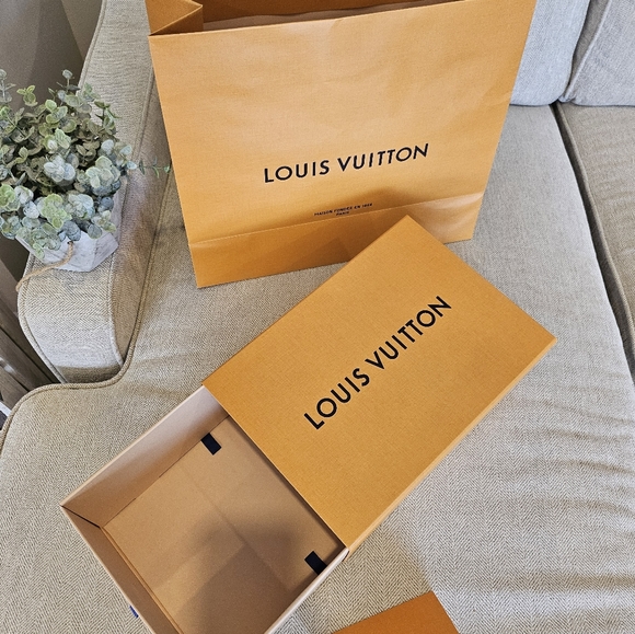 Brand new Louis Vuitton empty gift set - Picture 3 of 16